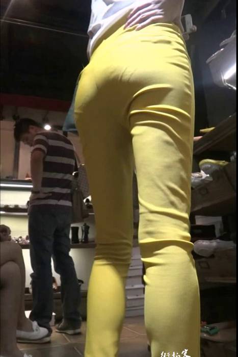 [街拍客视频]jx0014 黄色紧身裤大长腿美女买鞋