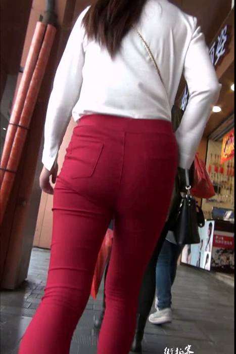 [街拍客视频]jx0522 红色紧身裤翘臀美少妇