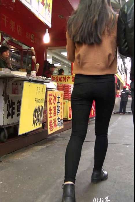 [街拍客视频]jx0625 黑色紧身裤少妇细腰翘臀